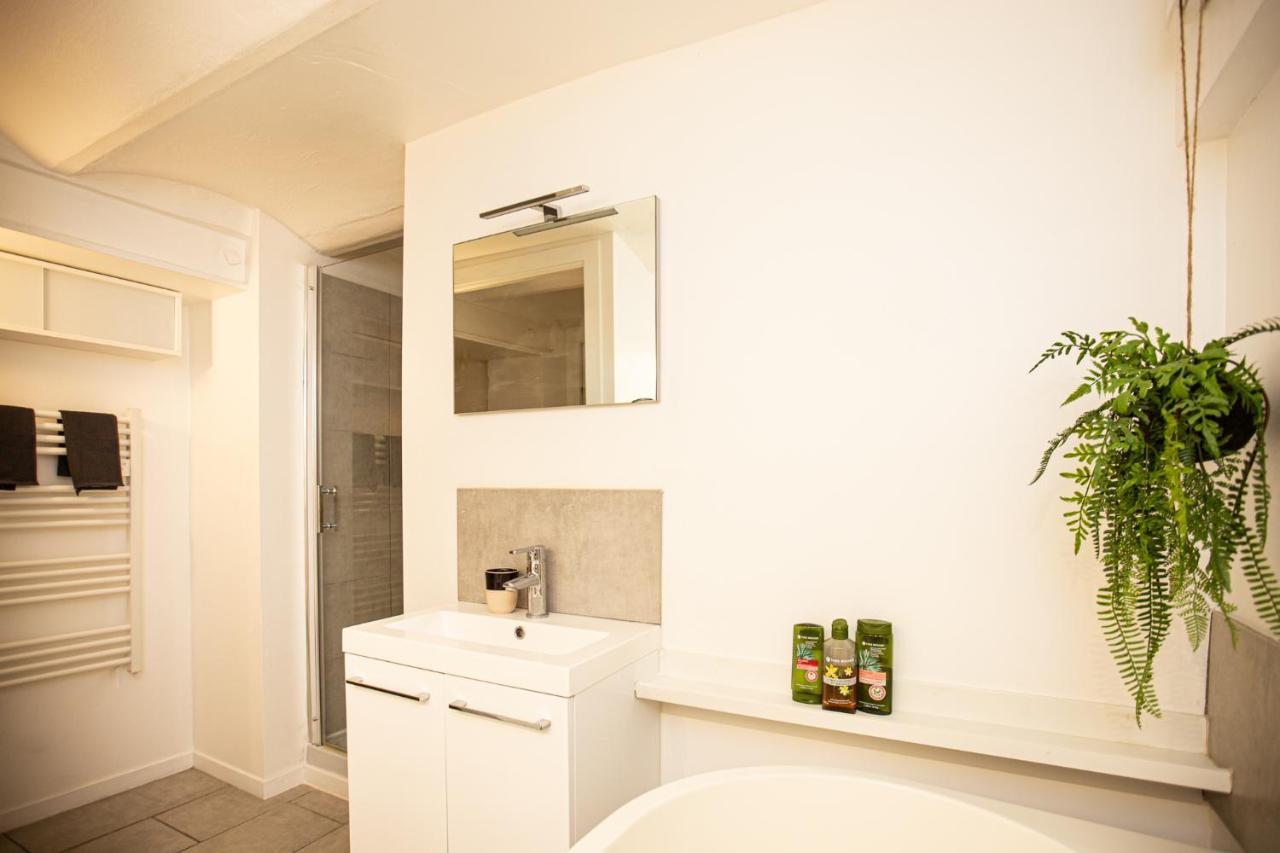 Beautiful Converted One Bedroom Apartment Carcassonne Exterior photo